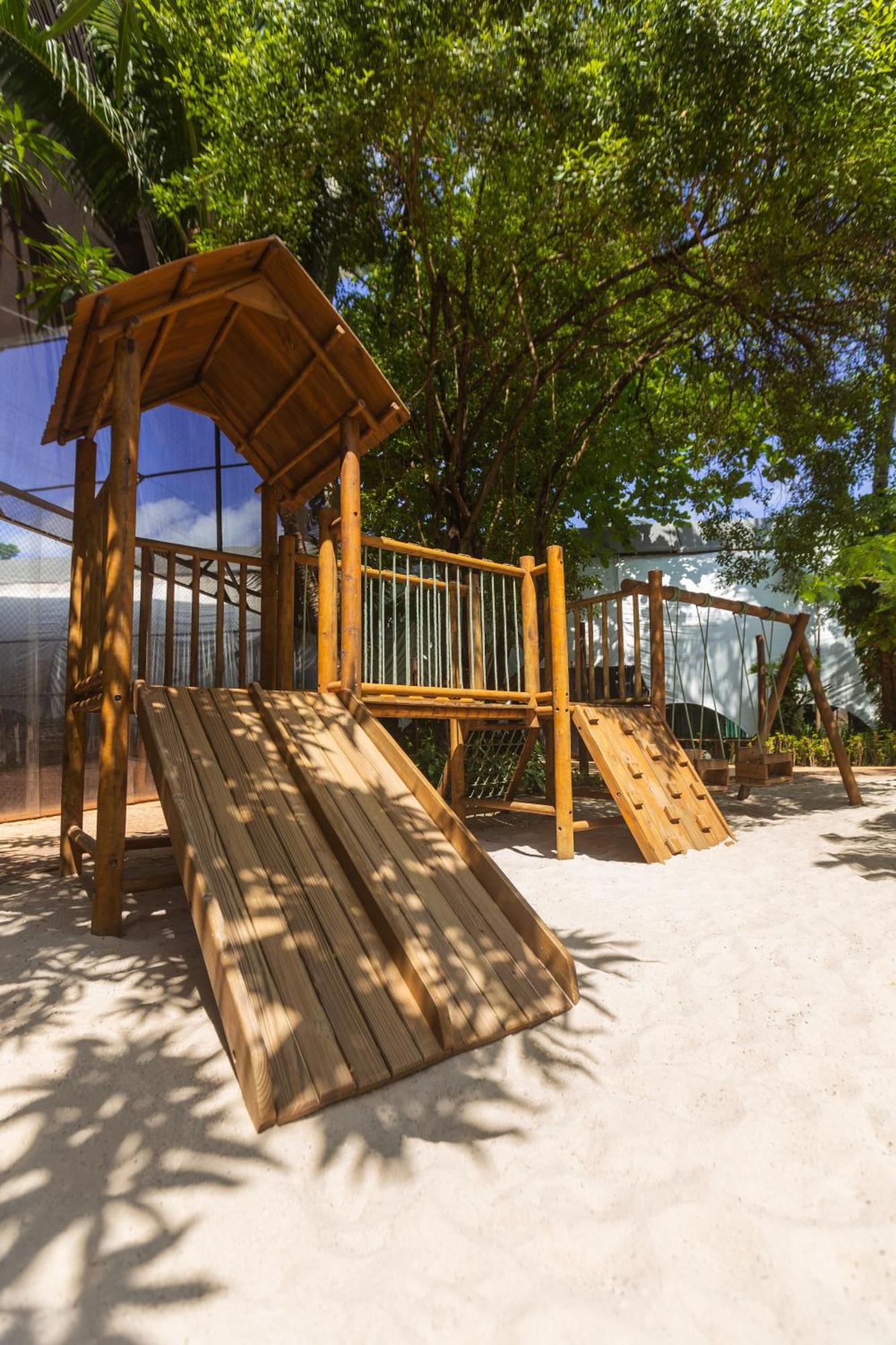 Ritz Lagoa Da Anta Hotel & Spa Масейо Экстерьер фото Playground at the zoo