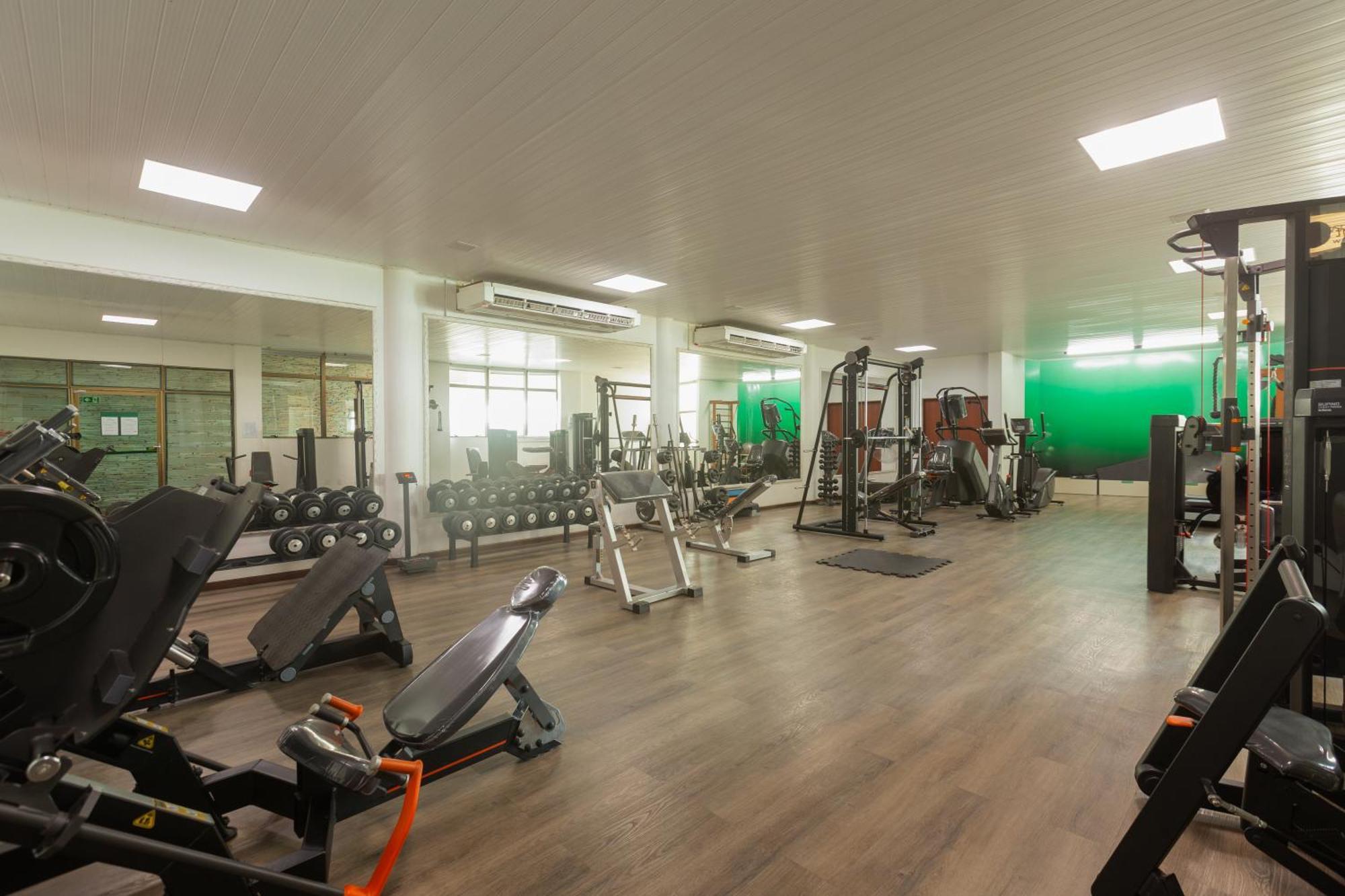 Ritz Lagoa Da Anta Hotel & Spa Масейо Экстерьер фото The gym at the school